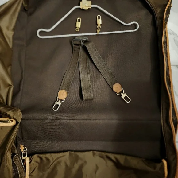 Louis Vuitton Monogram Garment Bag with Shoulder Strap Ex  display picture 1